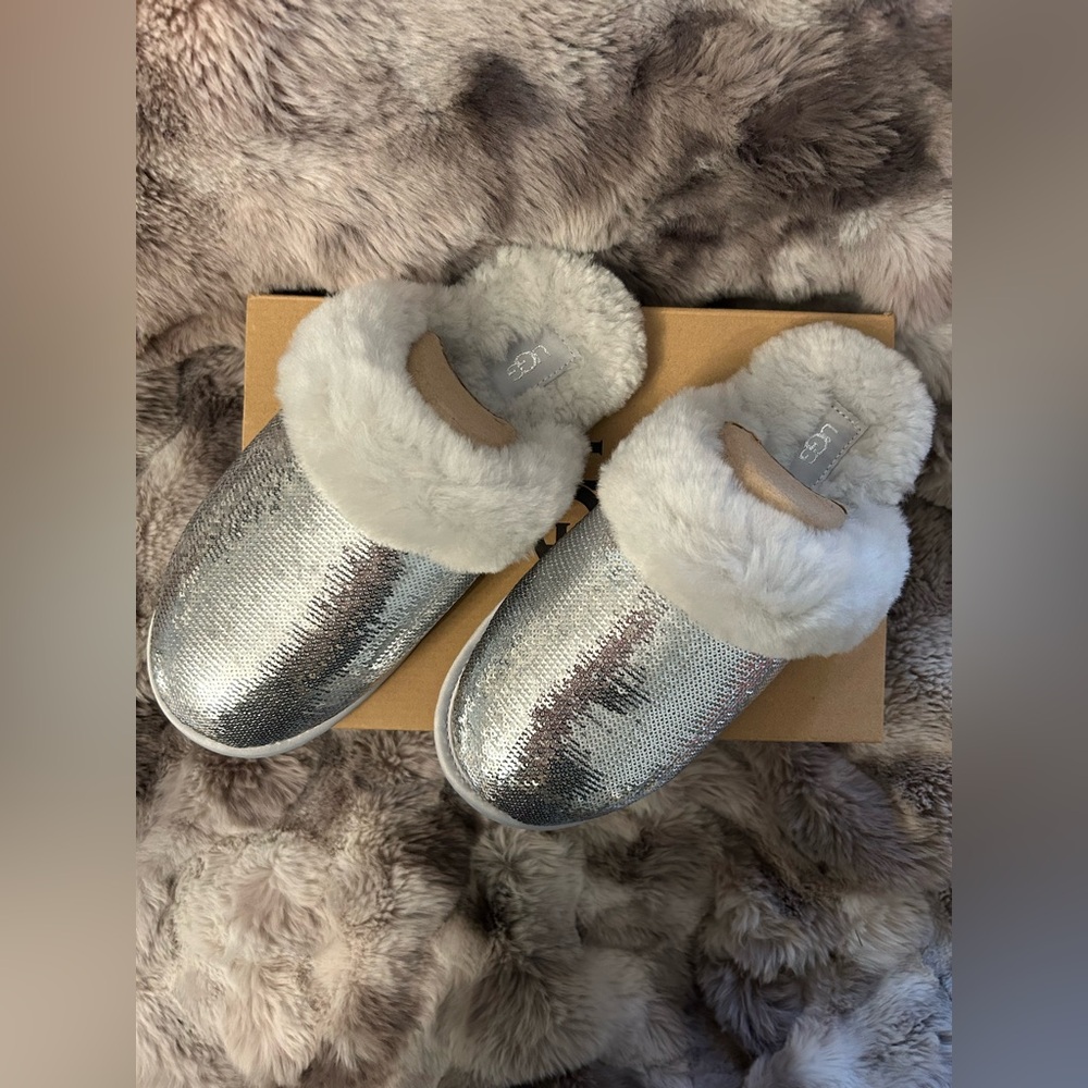 ‼️UGG‼️GORGEOUS 🌸 Women's Scuffette ll Mirror Ball Silver Slippers